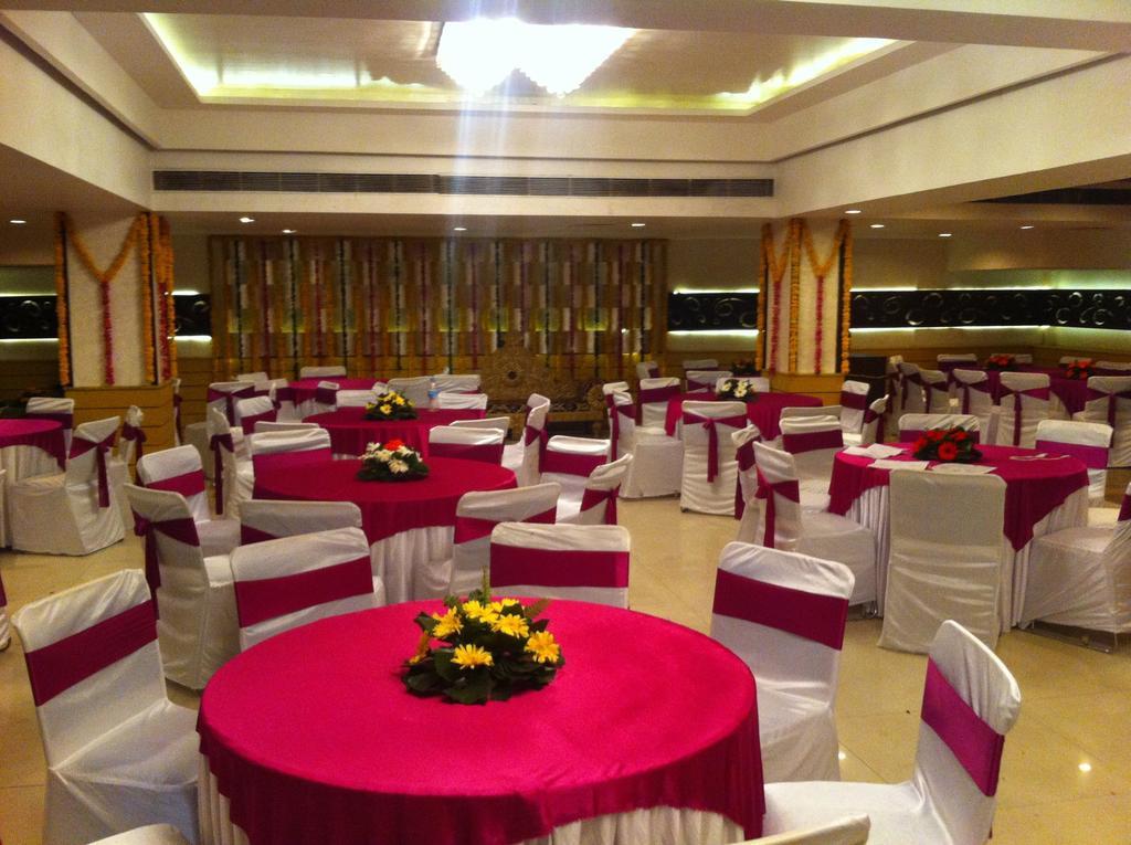 The Rajshahi Palace Hotel Indore Eksteriør billede