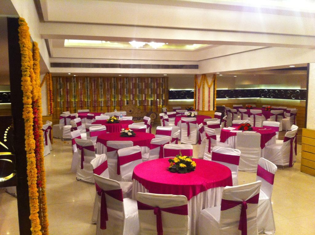 The Rajshahi Palace Hotel Indore Eksteriør billede