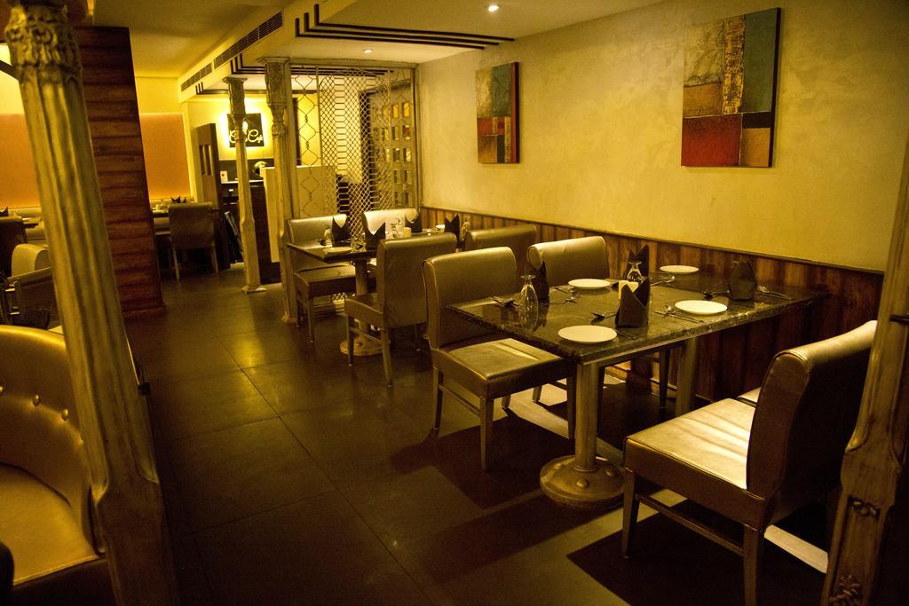 The Rajshahi Palace Hotel Indore Eksteriør billede