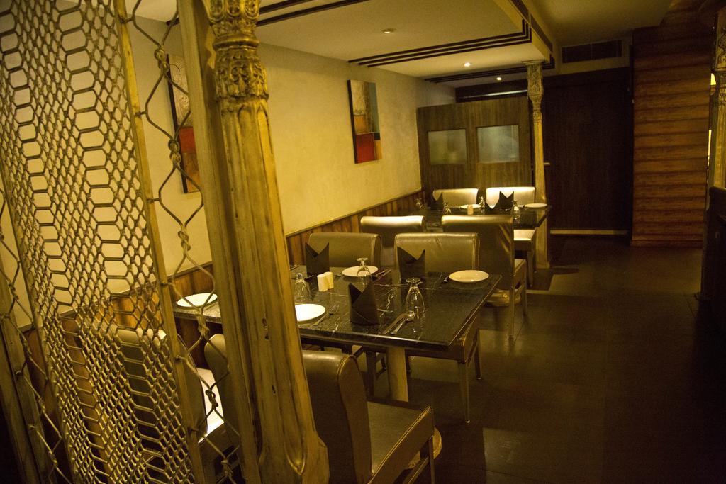 The Rajshahi Palace Hotel Indore Eksteriør billede
