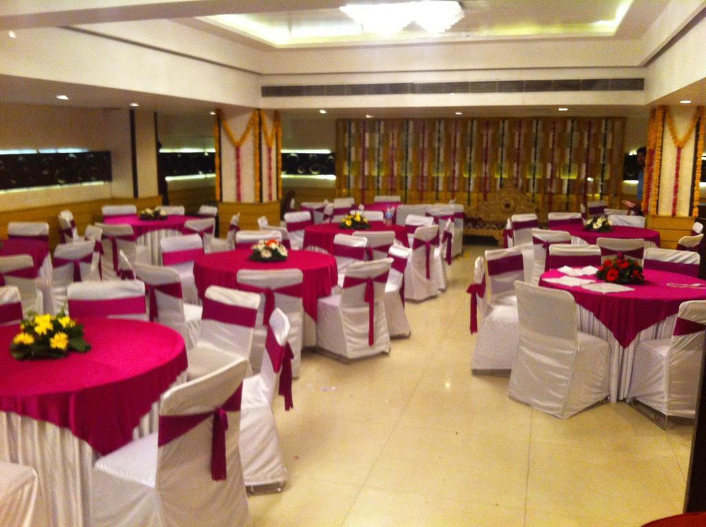 The Rajshahi Palace Hotel Indore Eksteriør billede