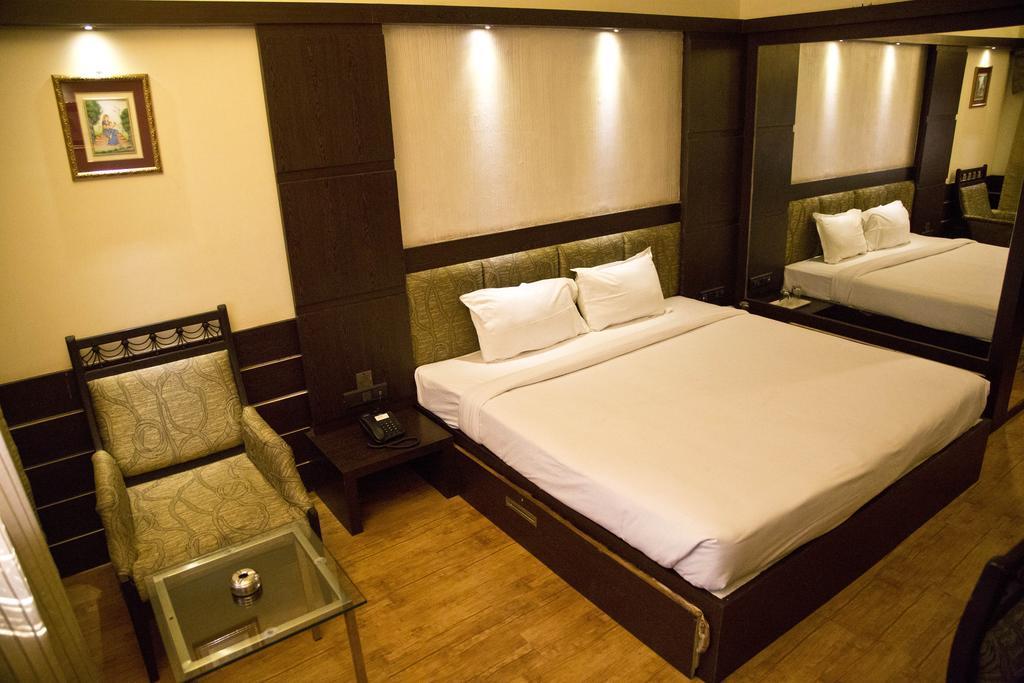 The Rajshahi Palace Hotel Indore Værelse billede