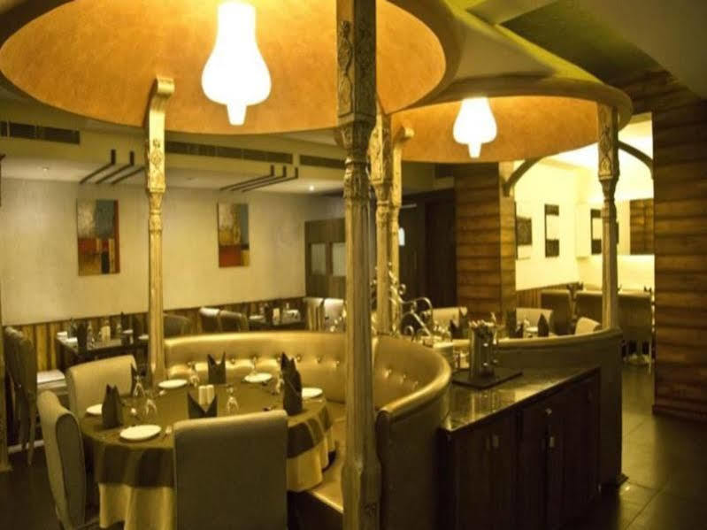 The Rajshahi Palace Hotel Indore Eksteriør billede